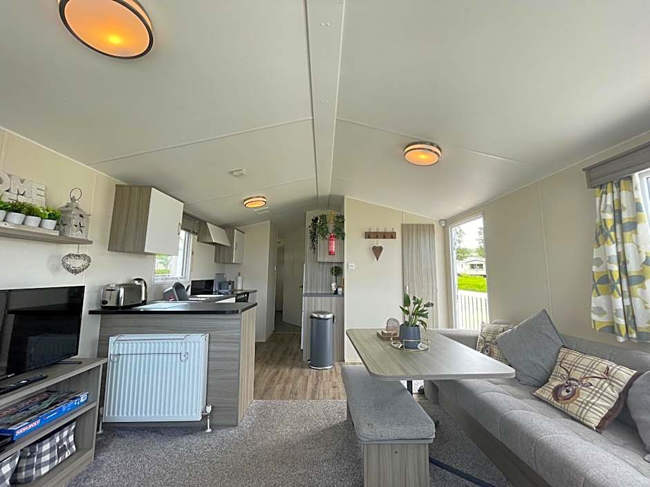 Atlas By The Sea - Craig Tara, Ayr