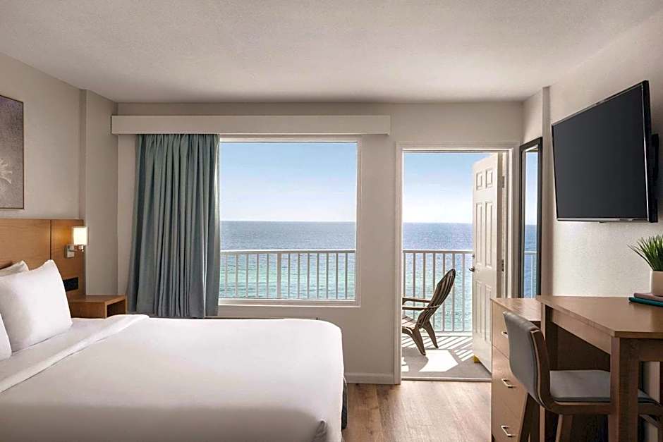Radisson Beachfront Hotel - Panama City Beach