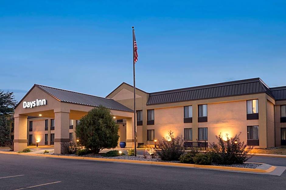 Days Inn by Wyndham Fargo/West Acres