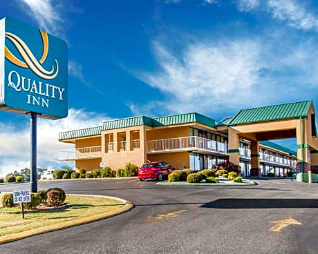 Quality Inn Dyersburg I-155