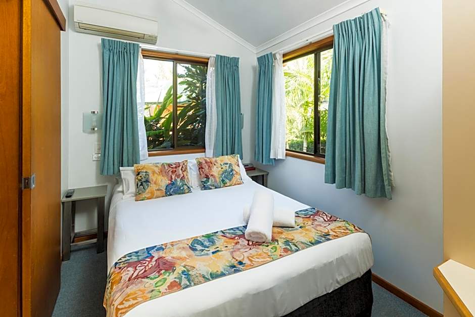 Photo 1 of 5 of Spa 1 Bedroom, Jetted Tub