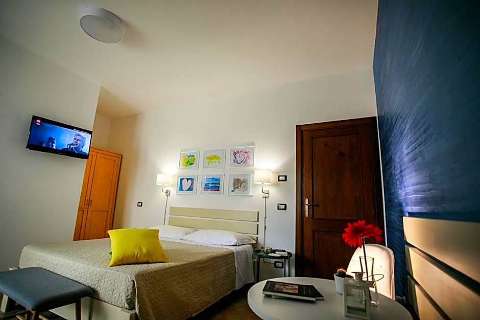 Foto 1 de 9 de Quadruple Room with Private Bathroom