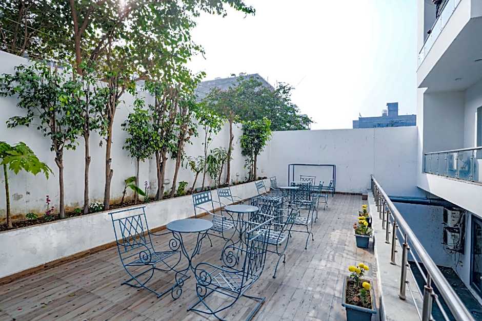 FabHotel Golf Luxury – Gurgaon, NY