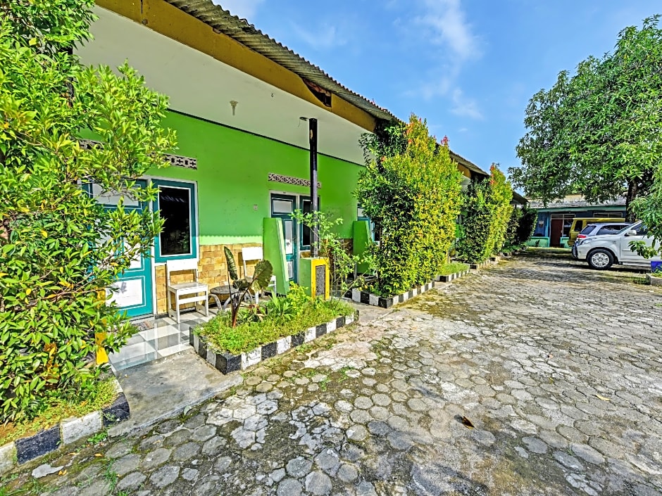 SPOT ON 91376 Hotel Bintang Flores