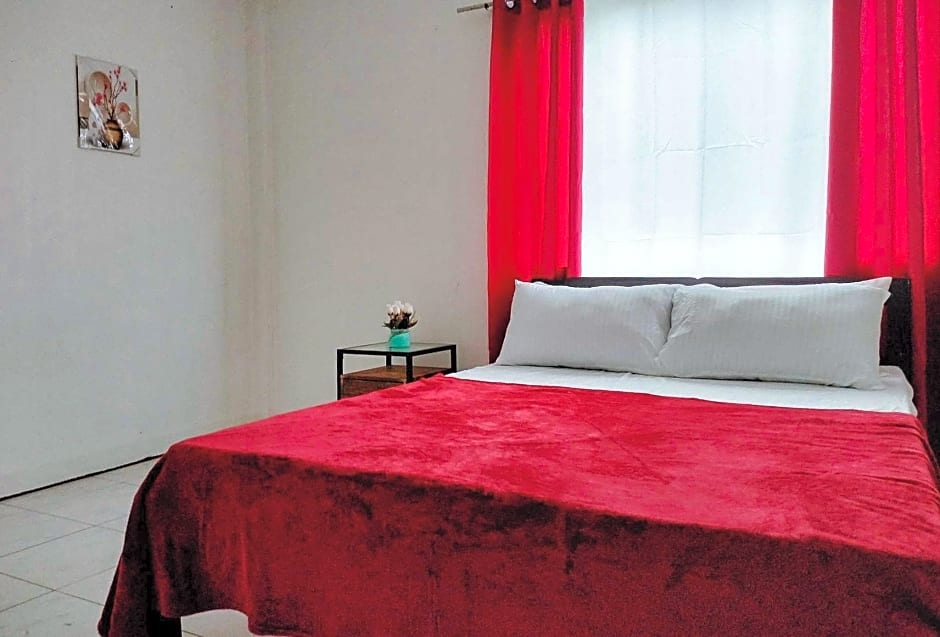 RedDoorz @ Rio Bella Lacson St. Bacolod