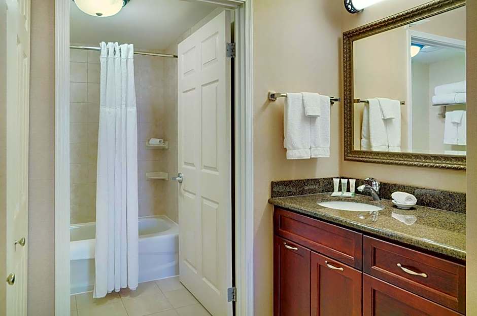 Staybridge Suites Oakville Burlington By IHG