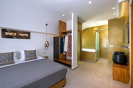 King Suite with Spa Bath