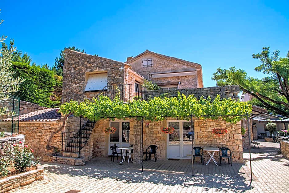 Logis Hôtel Restaurant L'Escarbille