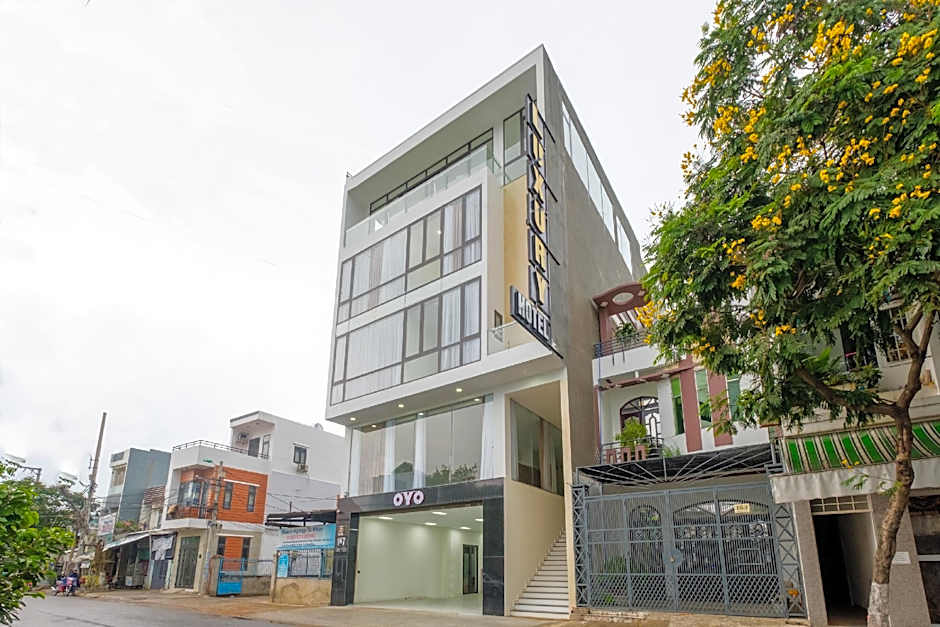 Luxury Hotel by OYO Rooms – Da Nang, IA