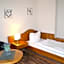 Private Rooms with Free Parking & 24h Self Check-in