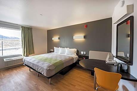 1 KING BED | SUITE, NSMK, KITCHEN