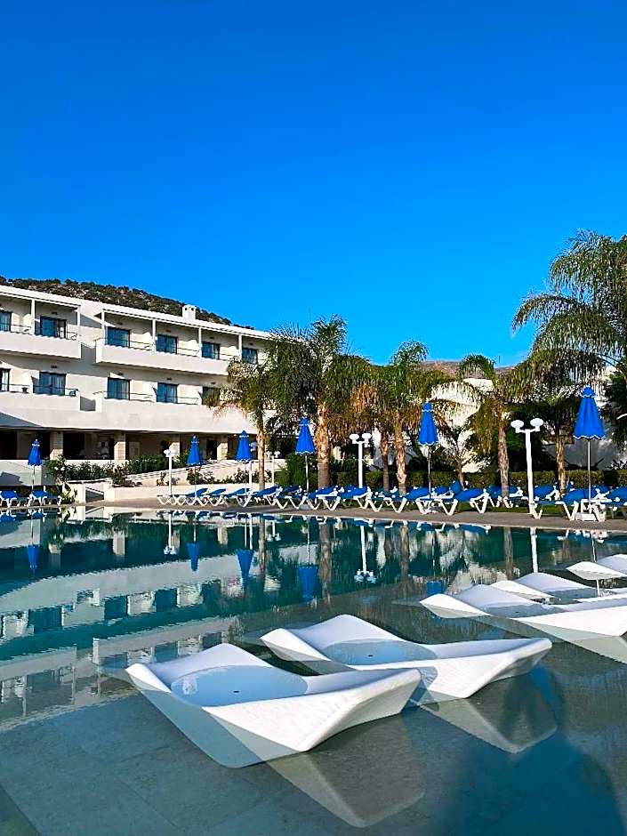 COOEE Kyknos Beach Hotel & Bungalows