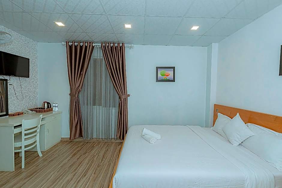 Ken's Backpackers Hotel