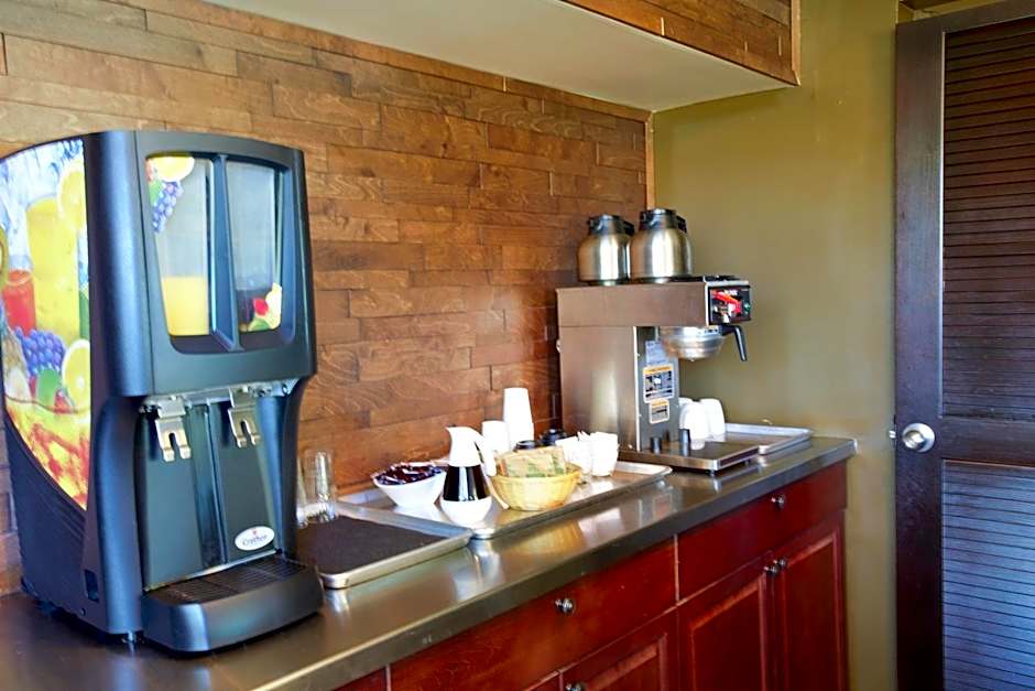 Recreation Inn and Suites Kelowna