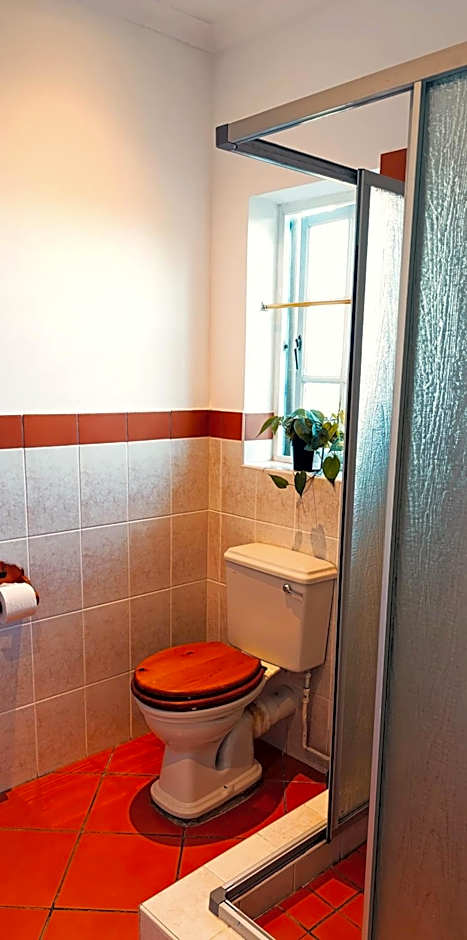 Guinea Fowl Lodge - Lagoon & Heads View B&B, Central Knysna