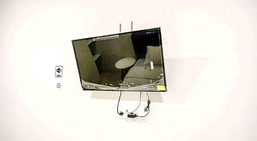 Rudi Rooms near Stasiun Cikarang Mitra RedDoorz