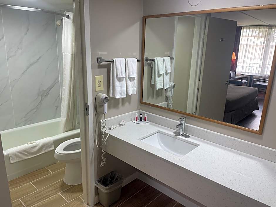 Super 8 by Wyndham Valdosta Mall