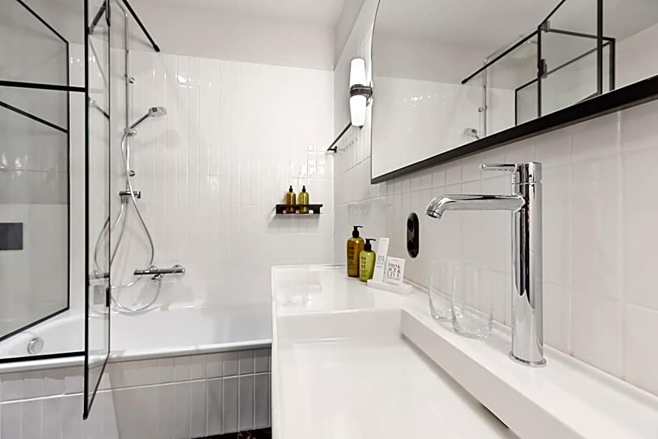 Hotel Astoria Vienna, Curio Collection by Hilton