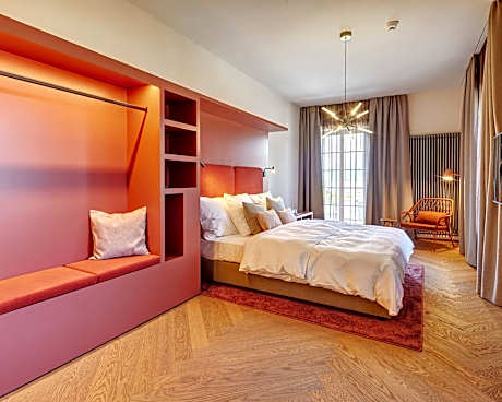 Junior Suite with Terrace and Lake View