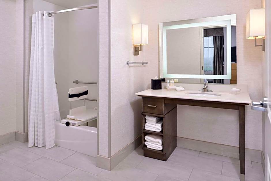 Homewood Suites By Hilton Des Moines Airport