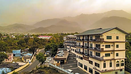 D'Polo Club & Spa Resort