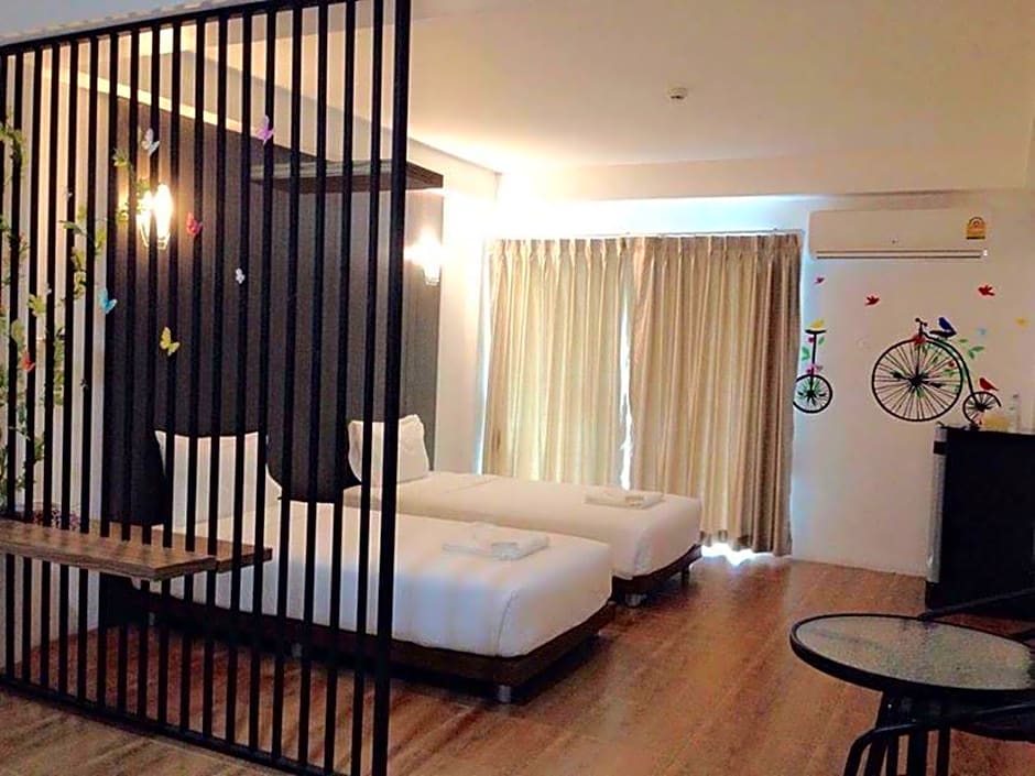 The Pride Hotel At Laemsing