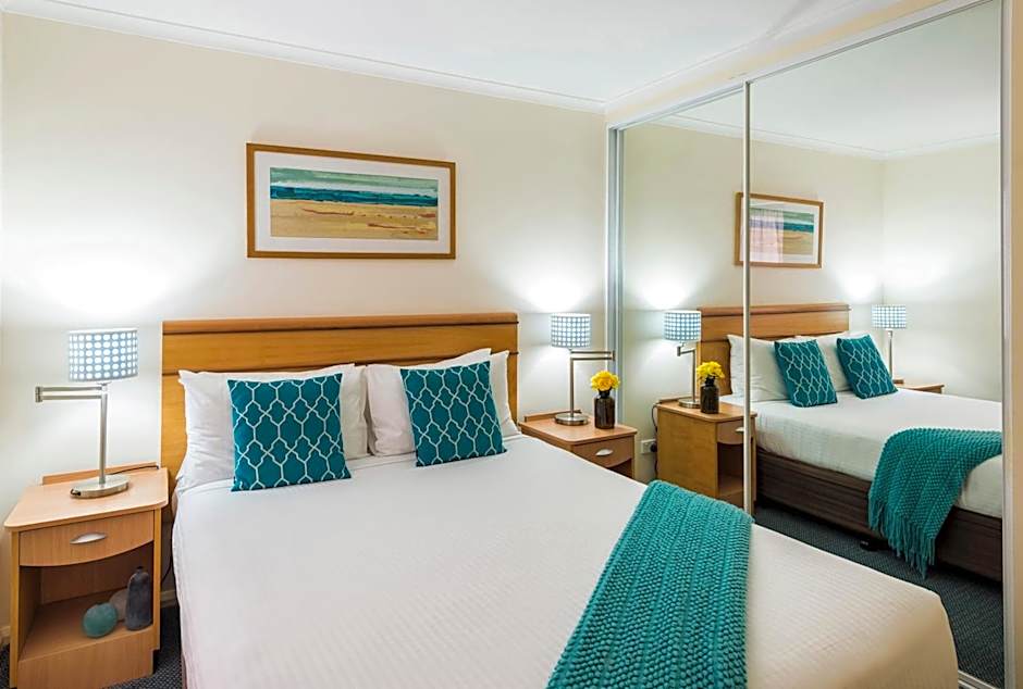 Oaks The Entrance Waterfront Suites