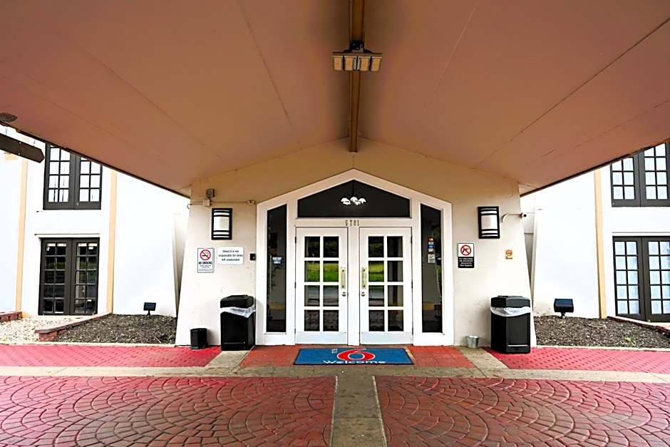 Motel 6 Hazelwood