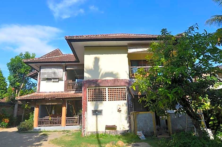 Puri Itoma Bungalows