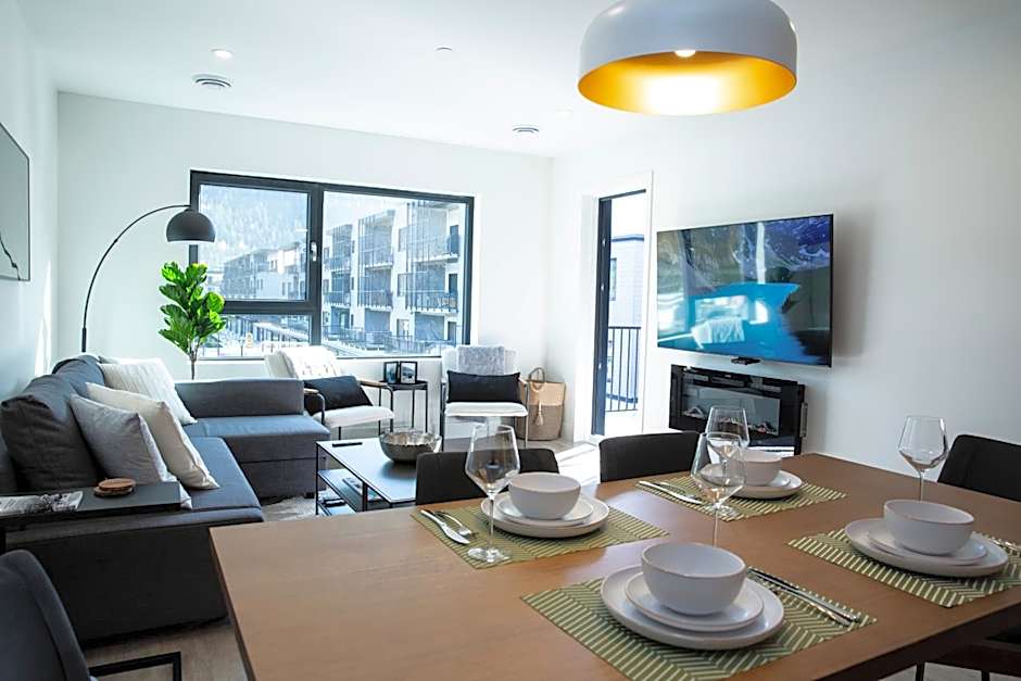 Birdies and Bears by Revelstoke Vacations