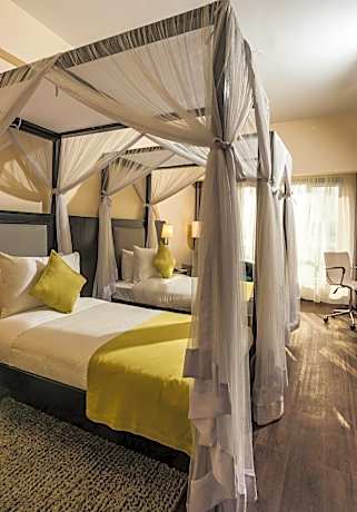 Standard Twin Room with Mountain View