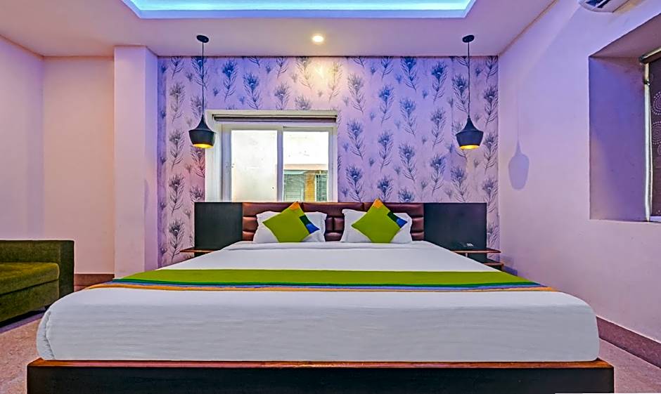 Goroomgo Effective Bollywood Hotels Bhubaneswar