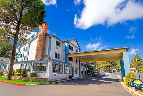 Days Inn & Suites by Wyndham East Flagstaff