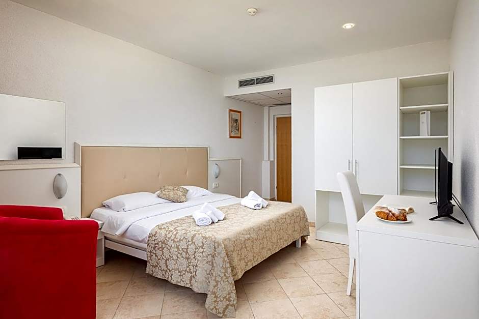 Foto 1 daripada 6 — Standard 1 Double Bed or 2 Beds, Sea View