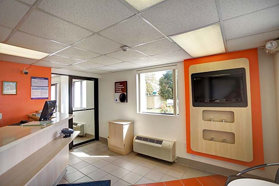 Motel 6-Council Bluffs, IA - Omaha East