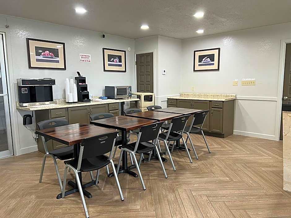 Motel 6 New Boston, TX