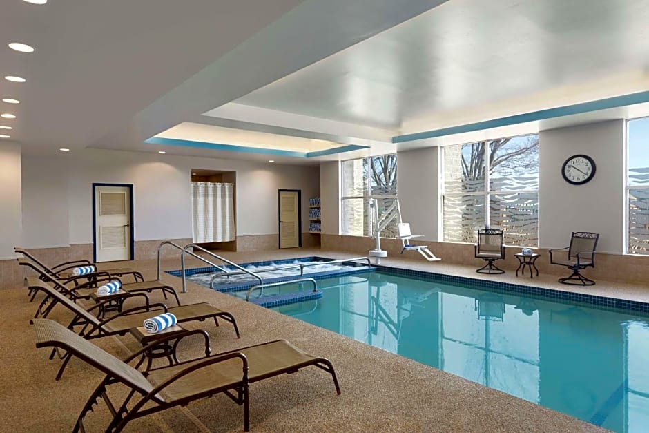 DoubleTree Suites by Hilton Hotel Boston - Cambridge