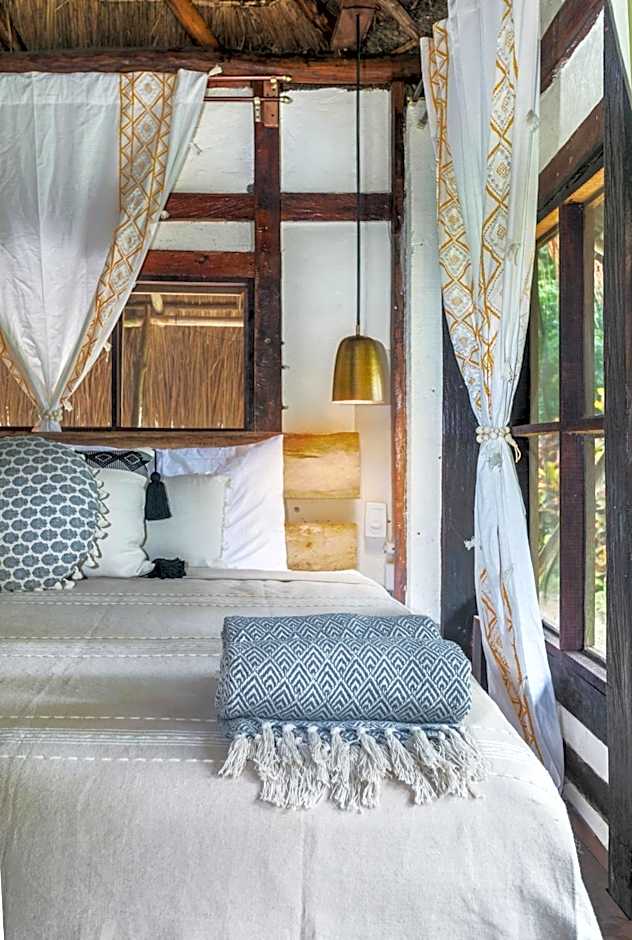 Villa Santuario Lake front Oasis