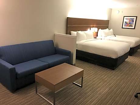 Queen Suite with Two Queen Beds
