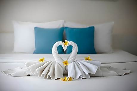 Paras Paros Marina Lodge