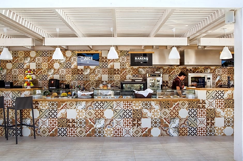 Sundance Apartments & Suites