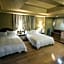 Katherine Plaza Hotel