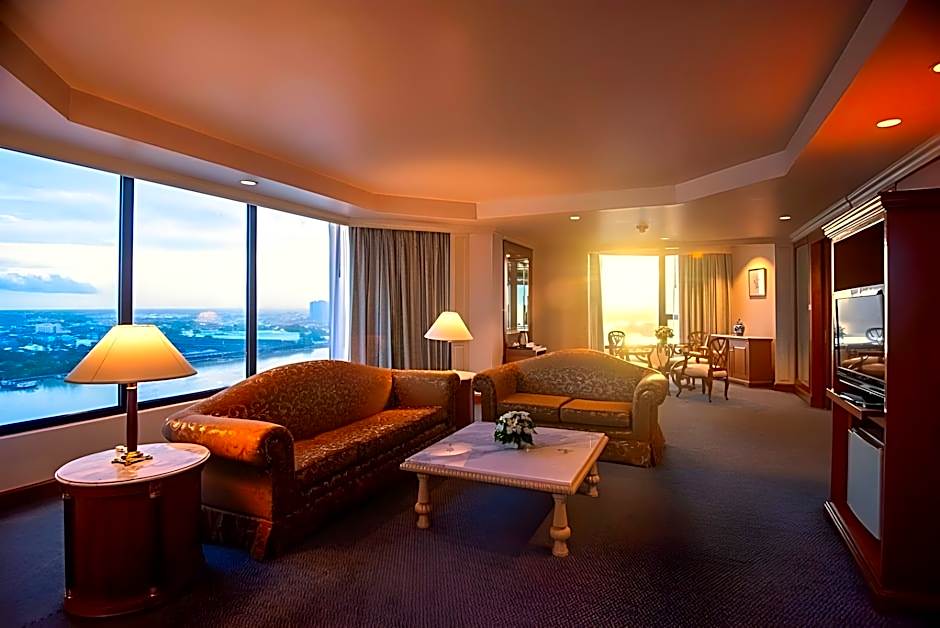 Montien Riverside Hotel