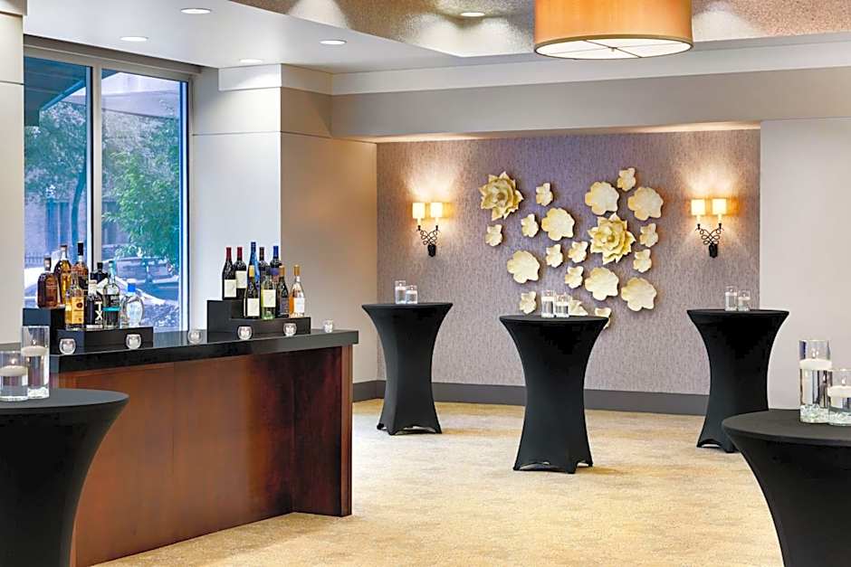 Magnolia Hotel Houston, a Tribute Portfolio Hotel