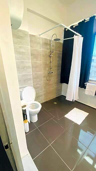 Urban Zen Appart Spacieux studio atypique avec bain a remous proche de tout