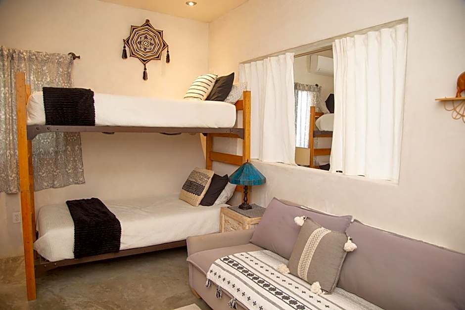 Pure Baja Private Suites-Upscale Property with Infinity Pool and Lush Gardens