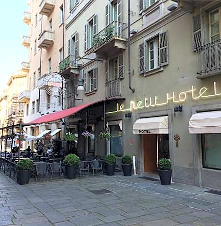 Le Petit Hotel