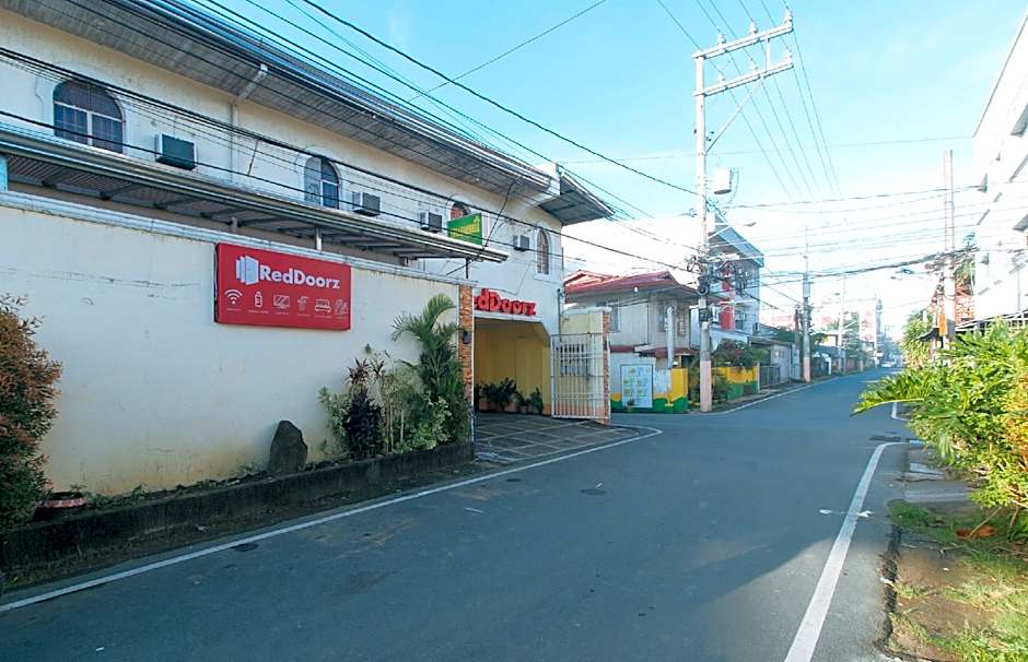 RedDoorz near SM Batangas City