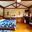 The Historic Leakey Inn