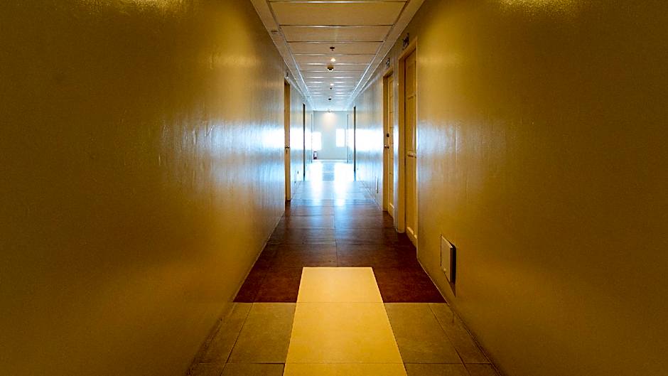 RedDoorz near Osmena Highway 1